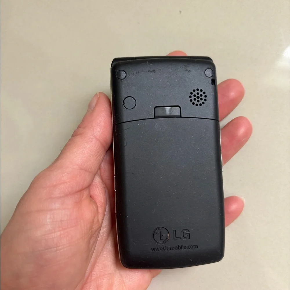 LG KF300 Mobile Phone Untested Vintage Retro Black